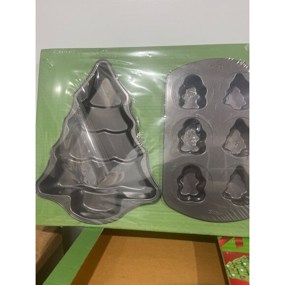 Wilton Holiday Cake Baking Set 2pc Tree & Gingerbread Man Molds Festive Desserts - Picture 6 of 6